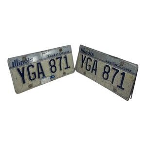 VINTAGE 1987 PAIR OF ILLINOIS LICENSES PLATE MAN CAVE PUB TREEHOUSE GIFT YGA871